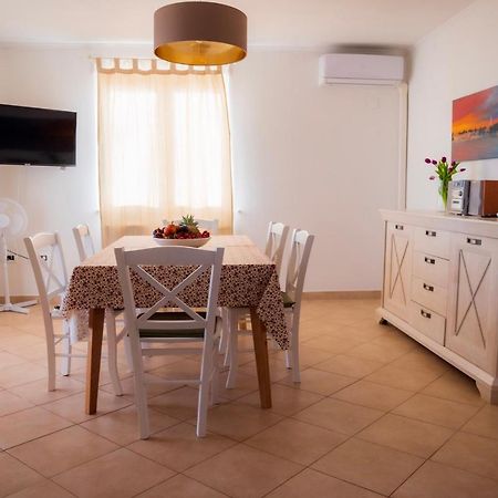 Apartment Laetitia Kaštelir Buitenkant foto
