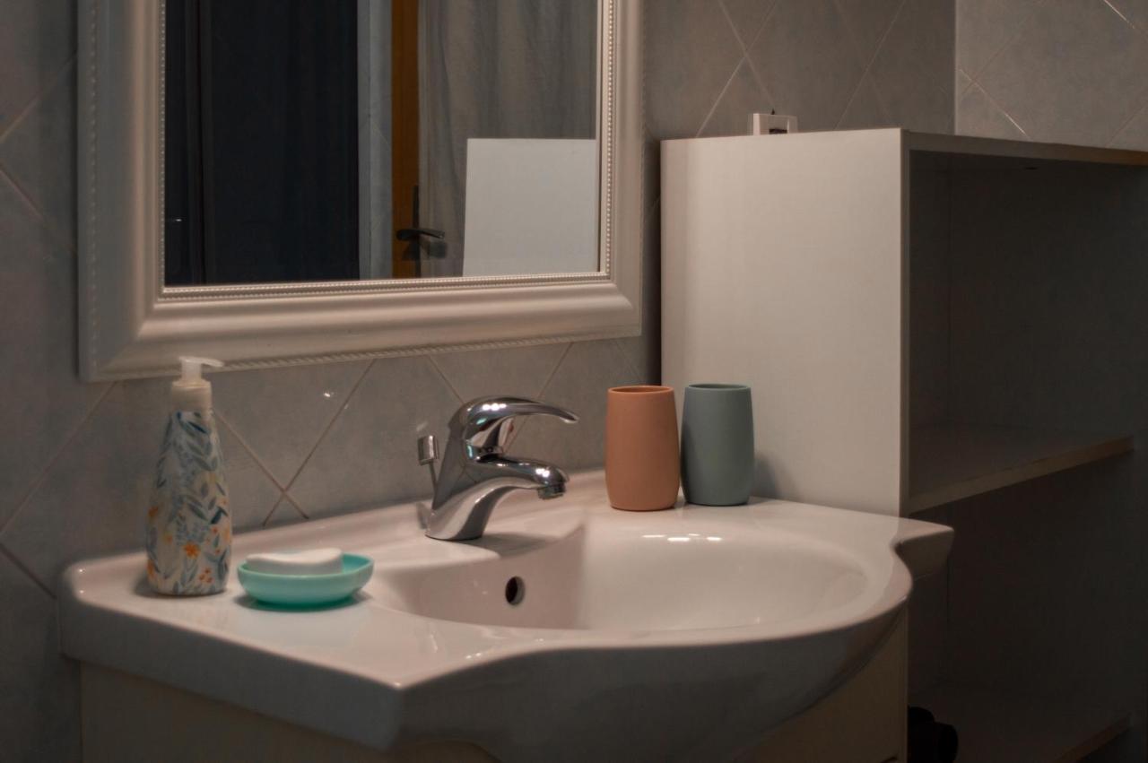 Apartment Laetitia Kaštelir Buitenkant foto