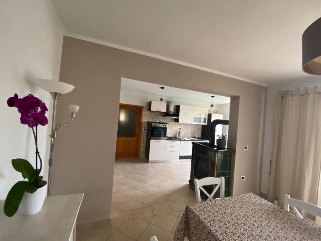 Apartment Laetitia Kaštelir Buitenkant foto