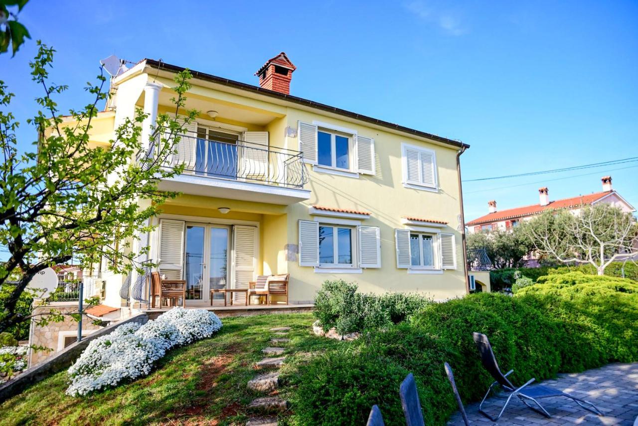 Apartment Laetitia Kaštelir Buitenkant foto