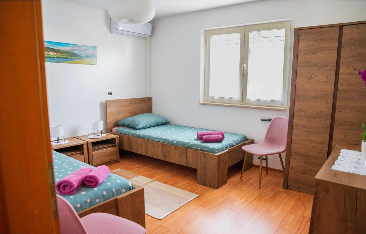 Apartment Laetitia Kaštelir Buitenkant foto
